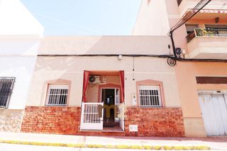 Affitto Casa a schiera  Carrer sant vicent ferrer. Se alquila casa en guardamar del segura