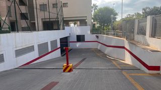 Posto auto  Carrer basilio paredes. Se vende plaza de garaje en urbanización puertomarino – guardama