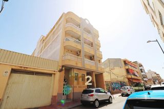 Apartament  Carrer sant josep. Se vende apartamento en guardamar del segura