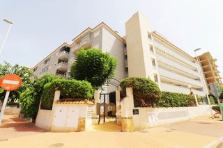 Apartament  Calle ingeniero juan garcia. Se vende apartamento en guardamar del segura