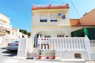 Lloguer Casa  Parque del mundo 102. Se alquila bungalow en la urbanización la marina