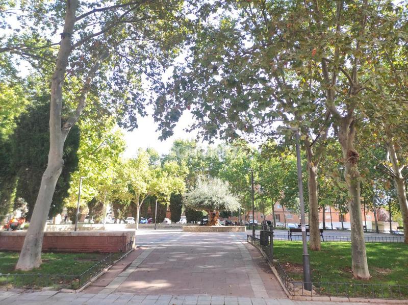 Foto 8d9708e3-c053-4c94-8545-cf012e62e3b3. Aparcament cotxe a Estación-Manantiales Guadalajara