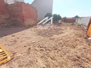 Finca rústica a Méntrida. Terreno en venta en el centro del pueblo cuenta con 278m