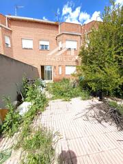 Maison jumelée  Granada. Chalet adosado en chozas de canales