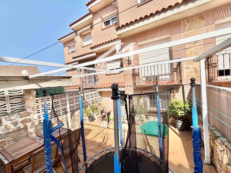 Foto 75a8e797-06b6-42fc-ab1d-d0a36933e045. Casa adossada amb calefacció aparcament a Valmojado