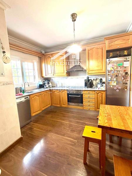 Foto 9132f484-7366-4919-b11f-128da552c86e. Casa adossada amb calefacció aparcament a Valmojado