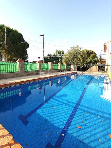 Foto d12bea34-563a-45f3-8763-1dae16e23133. Chalet  independiente en urbanización ribera del alberche en Escalona