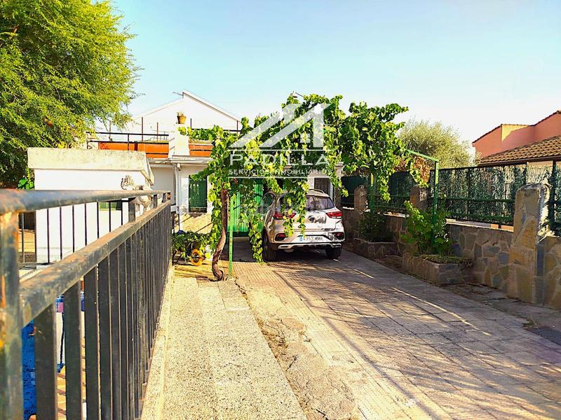 Foto e4f68c48-0a3b-417d-9fcc-6e2ae5cdff6d. Chalet  independiente en urbanización ribera del alberche en Escalona