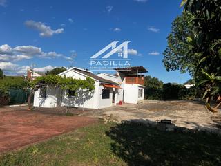 Chalet à Calalberche. Venta  de chalet independiente en calalberche