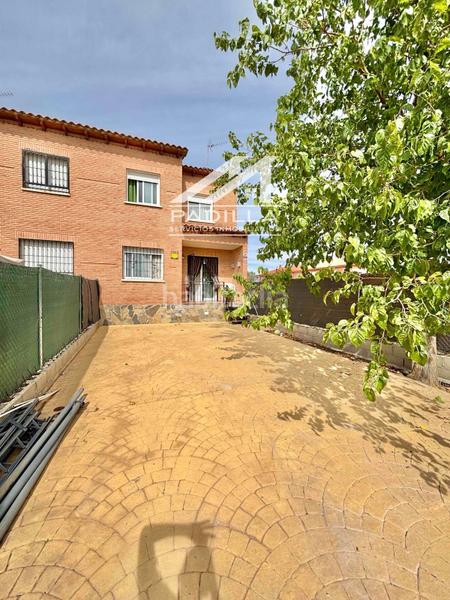 Foto 28c1677e-1303-4754-8715-32e32abb8158. Casa aparellada amb calefacció aparcament a Ventas de Retamosa (Las)