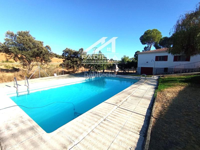 Foto 353eba79-f27c-4be4-8e84-cac3b1428e18. Chalet avec chauffage parking piscine dans Méntrida