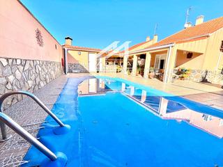 Casa bifamiliare  Ordesa. Chalet pareado con piscina en las ventas de retamosa