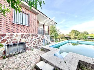 Xalet  Palmeras. Chalet independiente en el viso de san juan