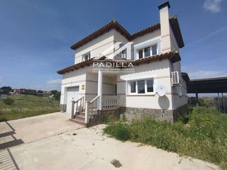 Chalet  Madereros. Chalet independiente en méntrida para entrar a vivir