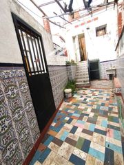 Maison  Lepanto. Casa de pueblo mentrída