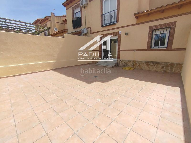 Foto a59b44b9-e0ce-4ac5-b0af-e630acfc33c3. Casa adossada amb calefacció aparcament a Méntrida