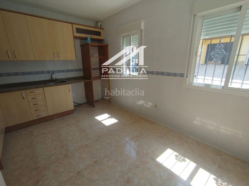 Foto e31fda19-3a48-492d-8257-ab7cdad2de1b. Casa adossada amb calefacció aparcament a Méntrida