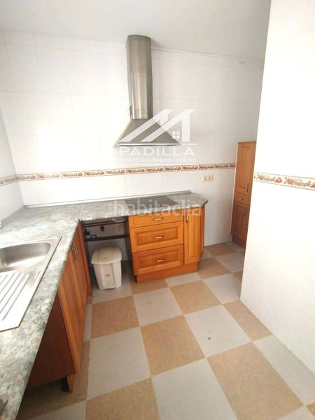 Foto 43cf9082-9d25-4d60-ae45-18a75c88dd36. Casa adossada amb calefacció a Méntrida