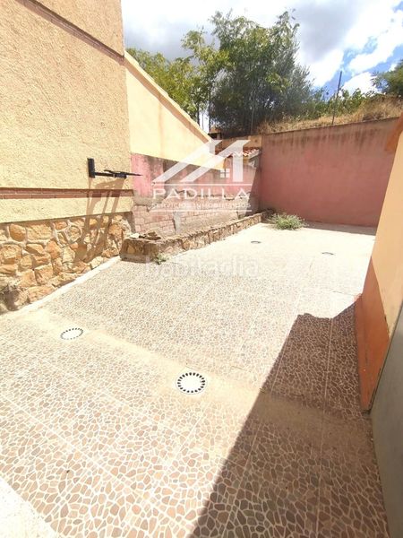 Foto 7f9f5323-6182-43d3-95f5-38e8be42cb0a. Casa adossada amb calefacció a Méntrida