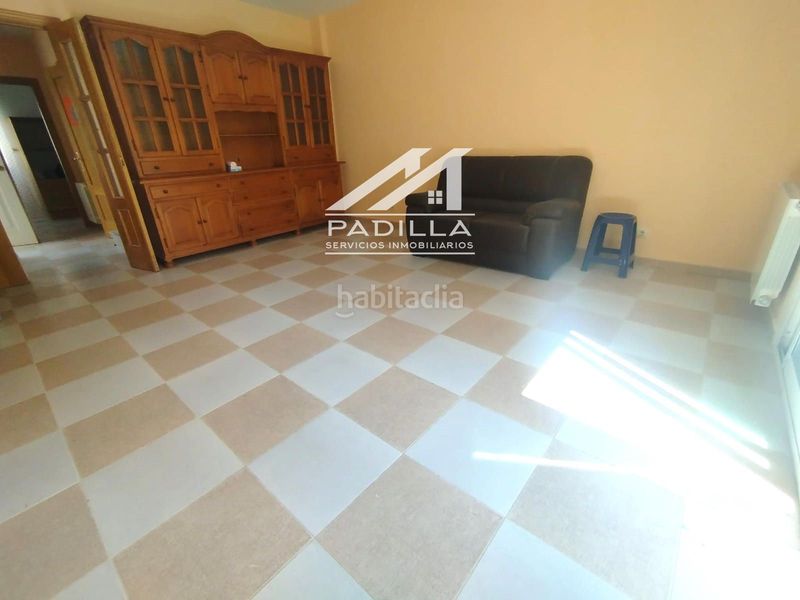 Foto 95201150-c925-4132-b37c-f0a3db870d40. Casa adossada amb calefacció a Méntrida