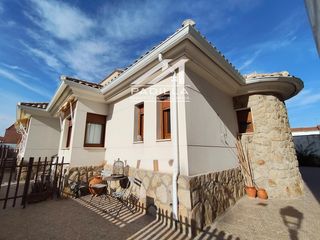 Xalet  Nicasio luengo. Espectacular chalet planta baja en calera y chozas