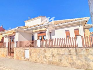 Xalet  Nicasio luengo. Espectacular chalet planta baja en calera y chozas