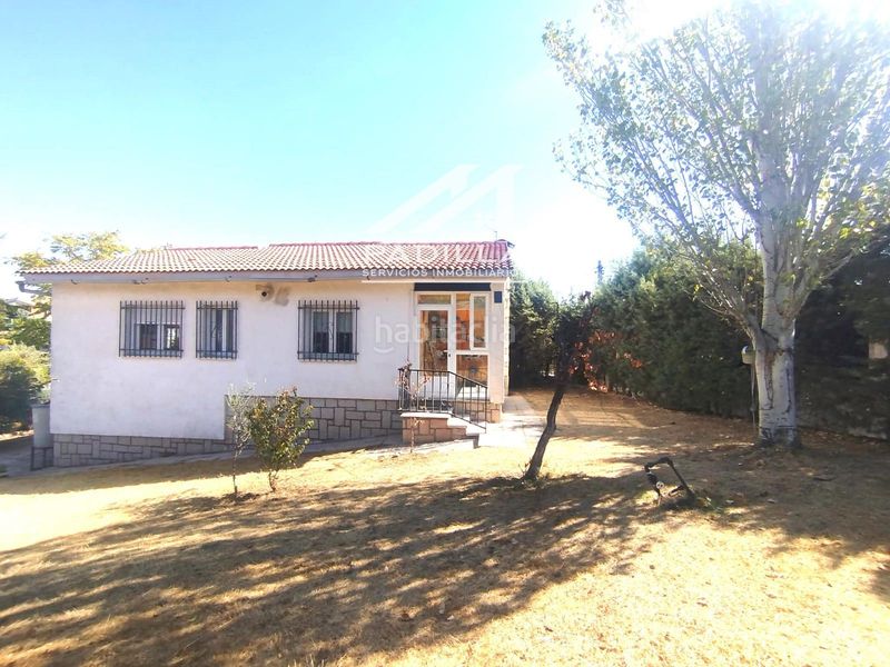 Foto 38993595-7f80-4b24-b6c8-f7069b224468. Chalet  independiente con piscina de obra y doble parcela. en Méntrida