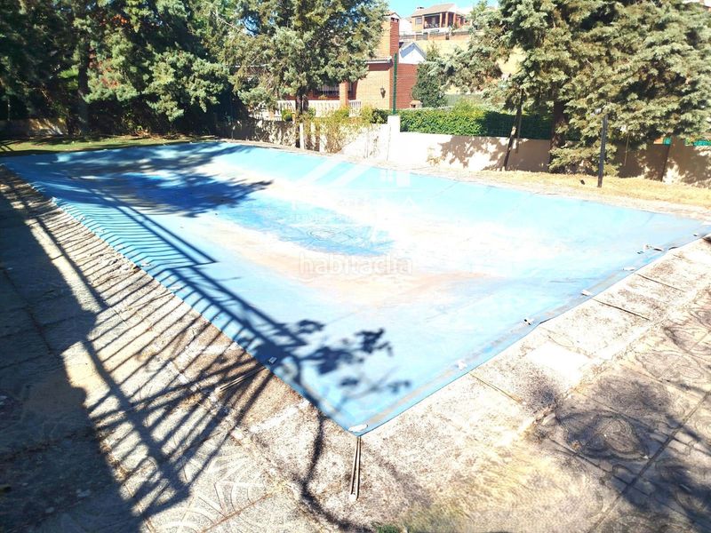 Foto 5f49acf3-07f0-4cd9-a3d5-01fdb09addd7. Chalet  independiente con piscina de obra y doble parcela. en Méntrida