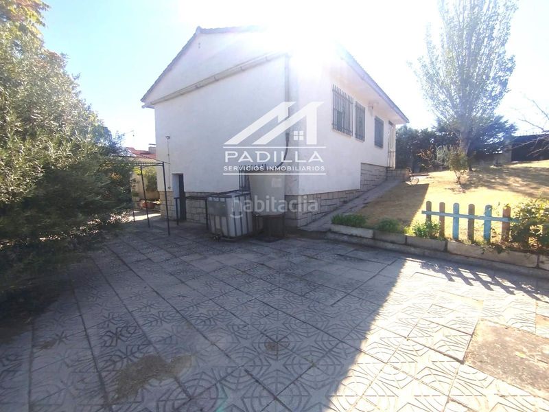 Foto 6ff3cd25-8541-49c2-a97b-188e5432781e. Chalet  independiente con piscina de obra y doble parcela. en Méntrida