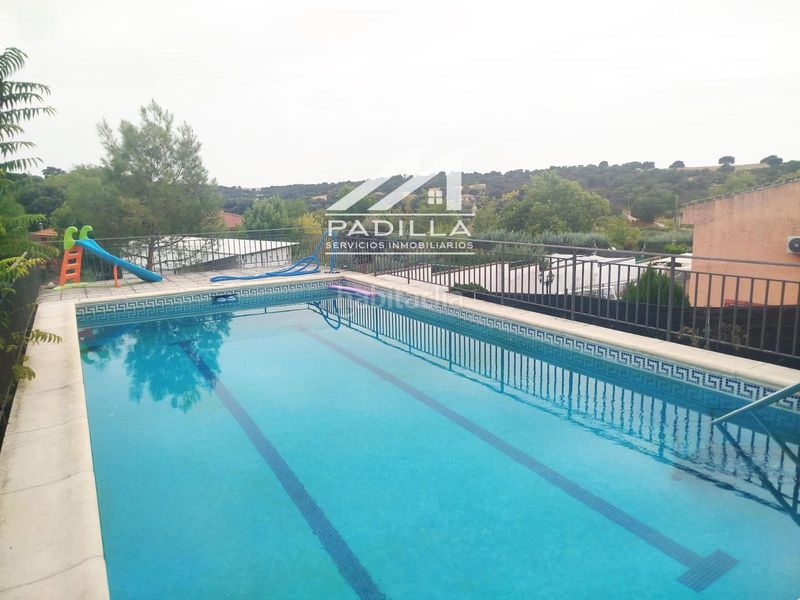 Foto 1aebe77a-7c02-435f-9e17-e899cc177cfe. Xalet amb calefacció aparcament piscina a Méntrida