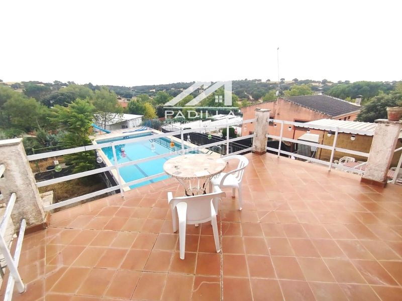 Foto 1f174dca-f86f-4163-ab14-a06835fd467d. Xalet amb calefacció aparcament piscina a Méntrida