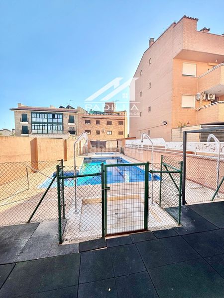 Foto c8f1df50-d173-46aa-bc62-a18af14e9d2e. Pis amb calefacció aparcament piscina a Camarena