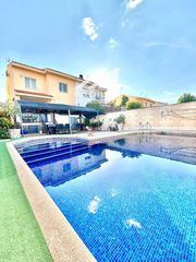 Maison jumelée  Magallanes. Chalet pareado con piscina en cedillo del condado