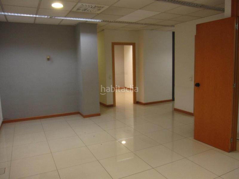 Foto fbf11d0b-c19e-4dbb-b35c-33e87aa6a98b. Rent business premise in Prosperitat Barcelona