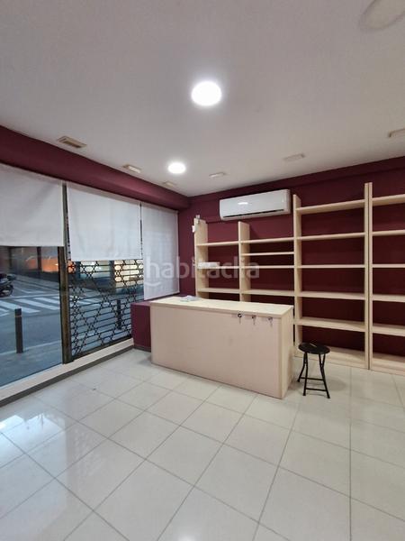Foto bb4e9a60-eedd-416f-bc54-67ba0859ad8f. Alquiler local comercial en Horta Barcelona