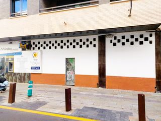 Miete Geschäftsraum  Calle ramon cespedes. 200m local con salida de humos en fantástica ubicación