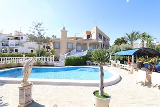 Location Chalet  Calle cala capitan-cabo roig. Villa de lujo en primera línea de playa en cala capitán