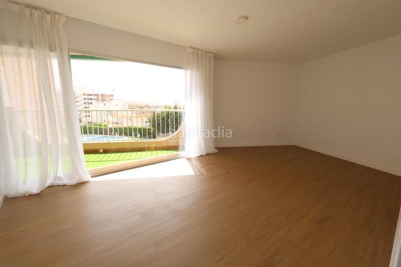 Foto f248a308-a0da-45f2-af2c-9436b34989dc. Apartament amb aparcament piscina a La Zenia Orihuela