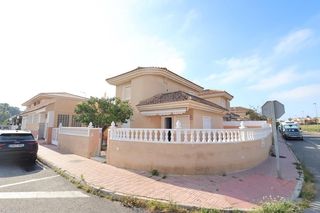 Xalet  Avenida avenida espuña. Los altos, chalet independiente con piscina privada