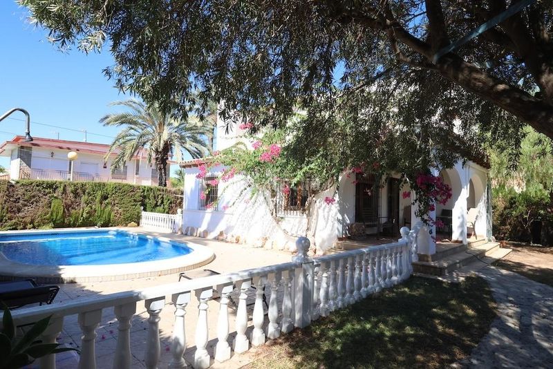 Foto 00a96d83-bec5-40fd-b1dc-f06eb534d901. Chalet mit parking pool in Cabo Roig Orihuela