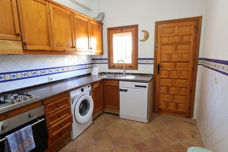 Foto 137374fb-b475-44c2-9ca7-875340e2b877. Chalet mit parking pool in Cabo Roig Orihuela