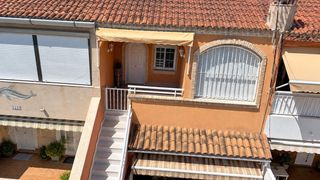 Affitto Piccolo appartamento  Calle maestro quino. Apartamento en alquiler en playa de los náufragos  torrevieja