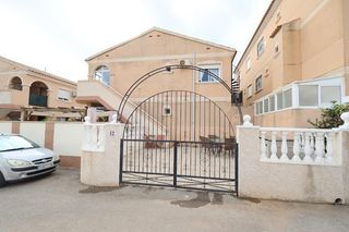 Casa  Calle dalias. La zenia bungalow planta alta con parcela