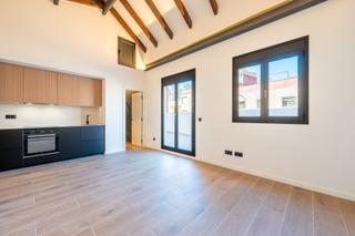 Àtic a Porta. Piso recién reformado ideal para parejas