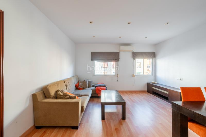 Foto 6150bc83-44e9-411d-9e3d-a90cbc5cf02d. Piso  venta zona maragall en Guinardó Barcelona