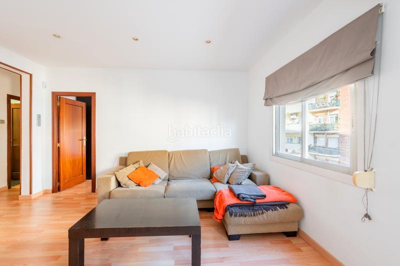 Foto d1f07a09-ca9a-4f4d-930d-638a7bb5cc88. Piso  venta zona maragall en Guinardó Barcelona