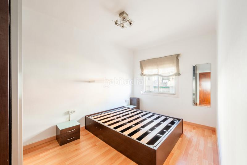 Foto e771f022-5773-4211-a608-e66a7078f46f. Piso  venta zona maragall en Guinardó Barcelona