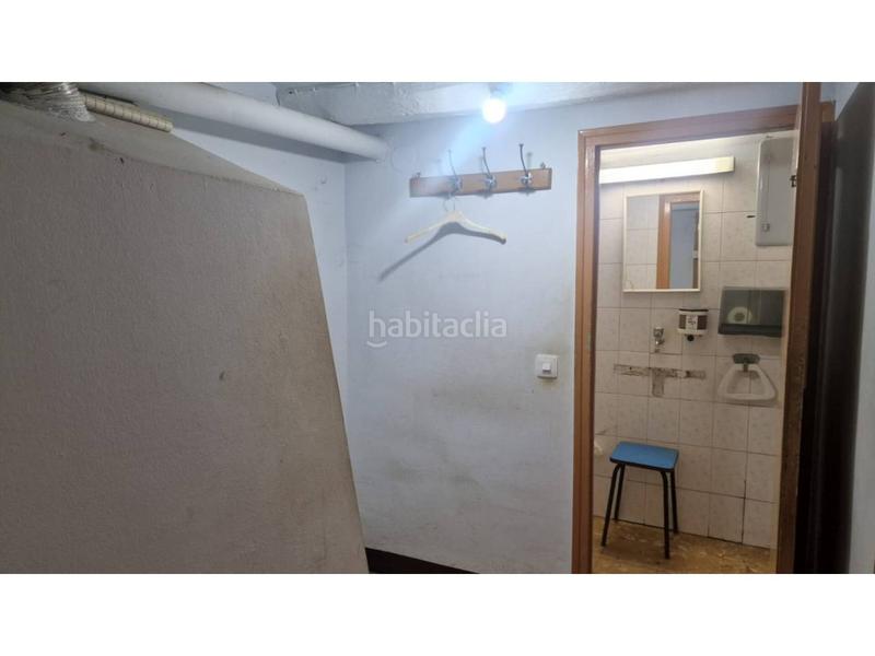 Foto 3cd7cb39-f42f-49a8-8c73-bd8cbafae070. Local comercial a Barri Antic Manresa