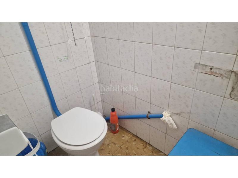 Foto c74a3f3d-9d3c-458f-8a9f-02cf87304759. Local comercial a Barri Antic Manresa