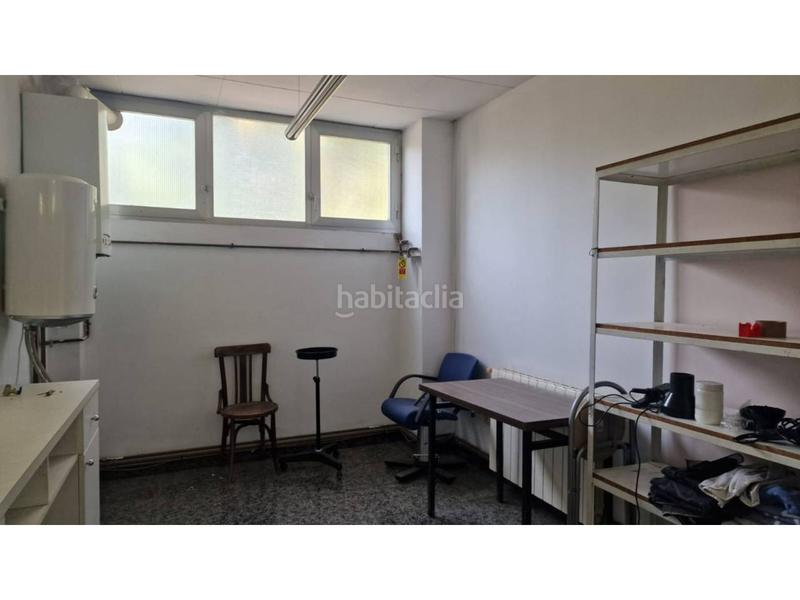Foto 29b031bb-6a65-479f-bb4c-29acdd509435. Local comercial local en venta zona font capellans en Manresa